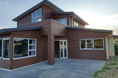 Photo of property in 10 Consort Close, Paraparaumu Beach, Paraparaumu, 5032