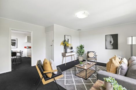 Photo of property in 13 Lomond Street, Newlands, Wellington, 6037