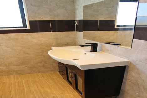 Photo of property in 706a Massey Road, Mangere, Auckland, 2022