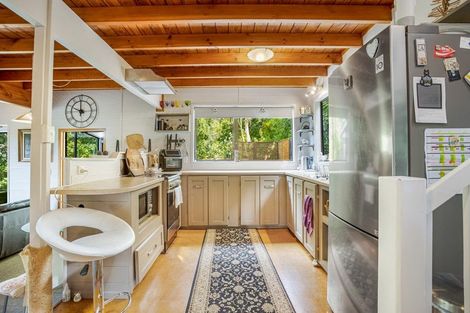 Photo of property in 26 Mceldowney Road, Titirangi, Auckland, 0604