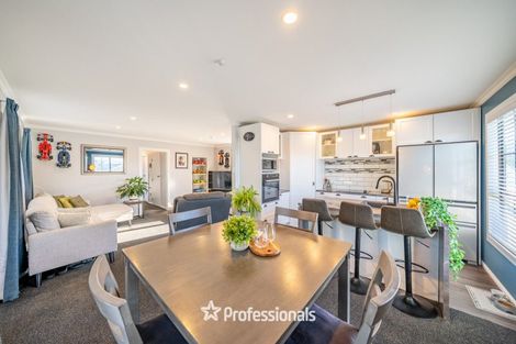 Photo of property in 33 Fenchurch Grove, Stokes Valley, Lower Hutt, 5019