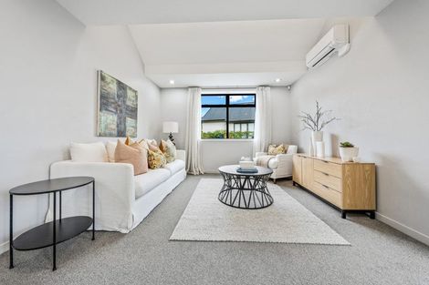 Photo of property in 1/176 Mcleod Road, Te Atatu South, Auckland, 0610