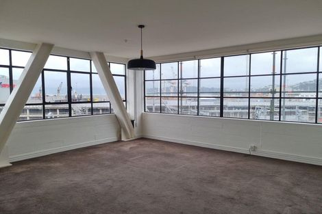 Photo of property in Endeavour Apartments, 10/125u Thorndon Quay, Pipitea, Wellington, 6011