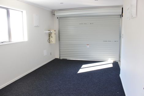 Photo of property in 706a Massey Road, Mangere, Auckland, 2022