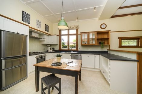 Photo of property in 12 Margaret Street, Roslyn, Palmerston North, 4414