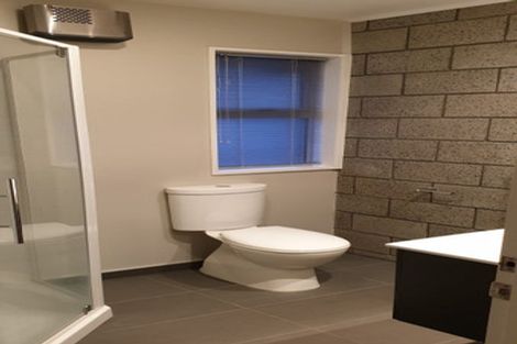 Photo of property in 142a Holly Road, St Albans, Christchurch, 8014