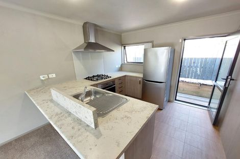 Photo of property in 5 Alwyn Avenue, Te Atatu South, Auckland, 0610