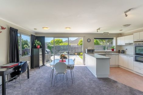 Photo of property in 63 The Drive, Tawa, Wellington, 5028