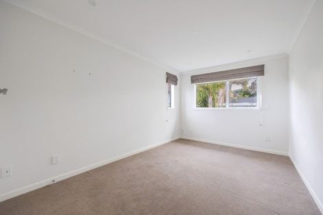 Photo of property in 17 Bevyn Street, Castor Bay, Auckland, 0620