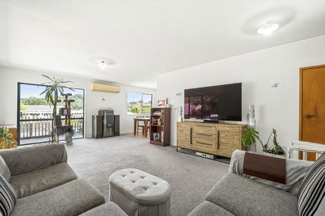 Photo of property in 4 Spinella Drive, Bayview, Auckland, 0629