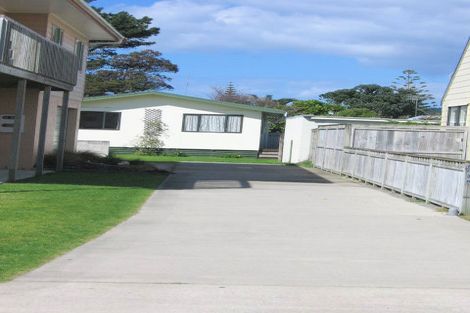 Photo of property in 803b Ocean Road, Whangamata, 3620