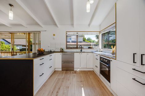 Photo of property in 2/8 Alpha Street, Papakura, 2110
