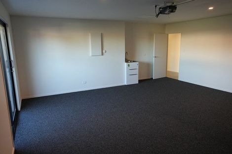 Photo of property in 5 Wheeler Place, Upper Vogeltown, New Plymouth, 4310
