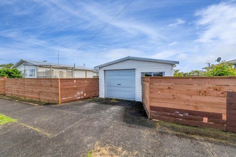 Photo of property in 2 Bone Crescent, Hawera, 4610