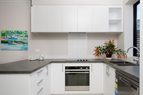 Photo of property in 4/89 Hobsonville Point Road, Hobsonville, Auckland, 0616