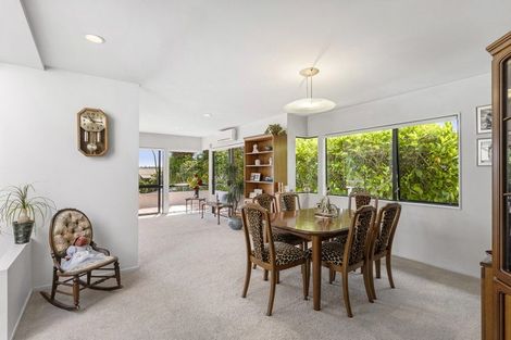 Photo of property in 15 Perendale Close, Somerville, Auckland, 2014