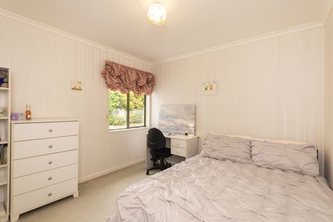 Photo of property in 2 The Glen, Hokowhitu, Palmerston North, 4410
