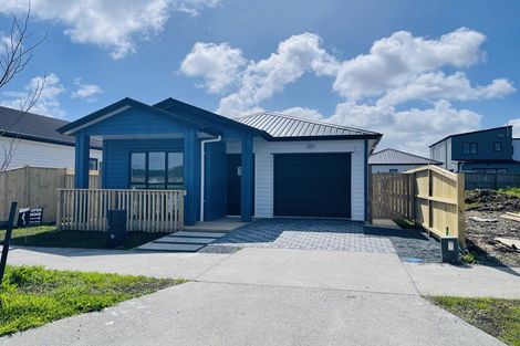 Photo of property in 25 Huringa Road, Karaka, 2113