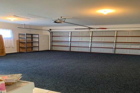 Photo of property in 2 Glastry Close, East Tamaki Heights, Auckland, 2016