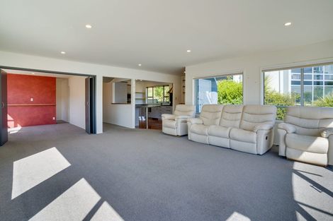 Photo of property in 40 Marine Parade, Macandrew Bay, Dunedin, 9014