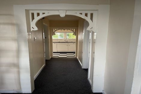 Photo of property in 2 Chaucer Road, Hospital Hill, Napier, 4110