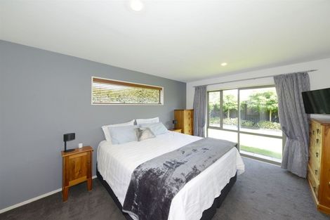 Photo of property in 43 Putake Drive, Parklands, Christchurch, 8083