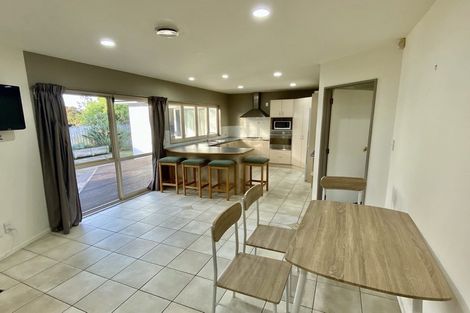 Photo of property in 13 Fearnley Grove, Albany, Auckland, 0632