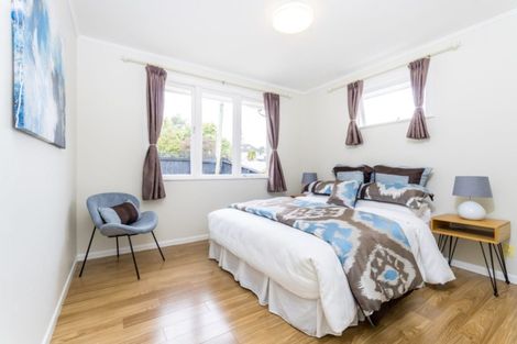 Photo of property in 75 Selwyn Crescent, Forrest Hill, Auckland, 0620