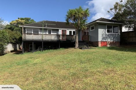 Photo of property in 32 Taupo Street, Green Bay, Auckland, 0604