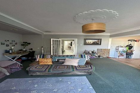 Photo of property in 10 Helen Street, Brooklyn, Wellington, 6021