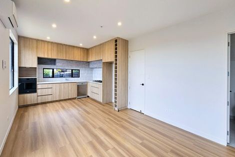 Photo of property in 7a Lewisham Street, Highland Park, Auckland, 2010