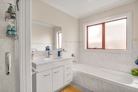 Photo of property in 24 San Domingo Rise, Henderson, Auckland, 0612
