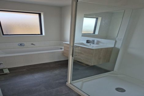 Photo of property in 35 Tiritiri Moana Drive, Pegasus, 7612