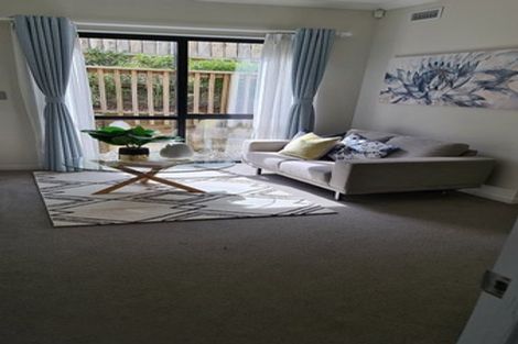 Photo of property in 65 Masons Road, Oteha, Auckland, 0632