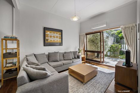 Photo of property in 8 Hall Street, Newtown, Wellington, 6021