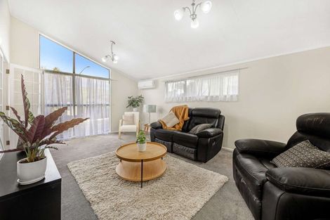 Photo of property in 142 Holborn Drive, Stokes Valley, Lower Hutt, 5019