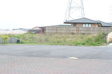 Photo of property in 8 Cloghan Close, Massey, Auckland, 0614