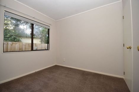 Photo of property in 4 Glen Close, Glen Eden, Auckland, 0602
