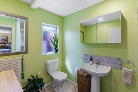 Photo of property in 6 Kohekohe Road, Waikanae, 5036