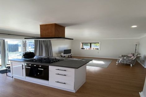 Photo of property in 14 Evans Road, Weymouth, Auckland, 2103