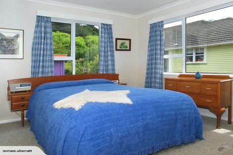 Photo of property in 4 Luckie Street, Tawa, Wellington, 5028