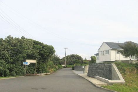 Photo of property in 16 Mana View Road, Paremata, Porirua, 5026