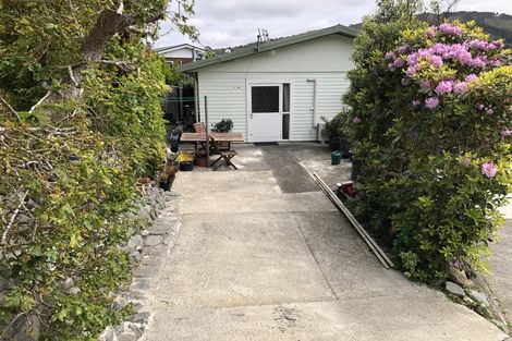 Photo of property in 1/132 Curtis Street, Northland, Wellington, 6012