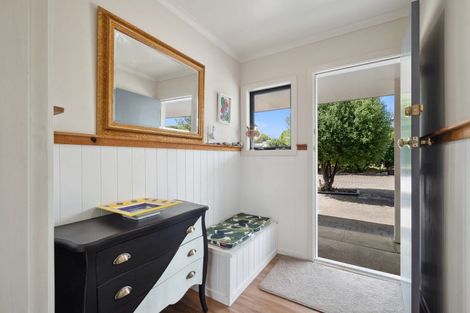 Photo of property in 7 Kathleen Place, Rainbow Point, Taupo, 3330