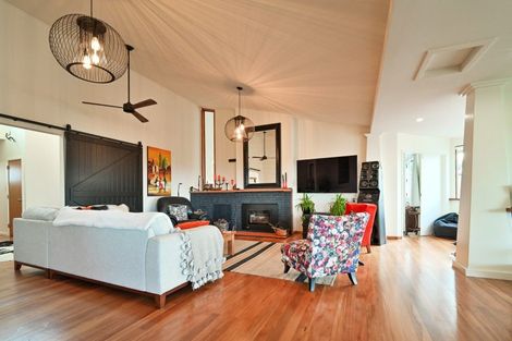 Photo of property in 21 Albany Lane, Havelock North, 4130