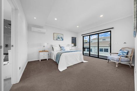Photo of property in 66a Marine Parade, Mellons Bay, Auckland, 2014