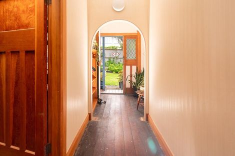 Photo of property in 62 Maupuia Road, Maupuia, Wellington, 6022