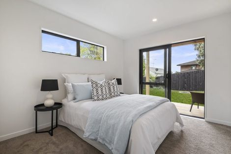 Photo of property in 11a Dianthus Place, Browns Bay, Auckland, 0630