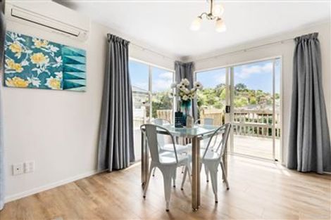 Photo of property in 3 Ian Sage Avenue, Torbay, Auckland, 0630