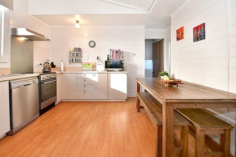 Photo of property in 45 Karaka Street, Helensville, 0800